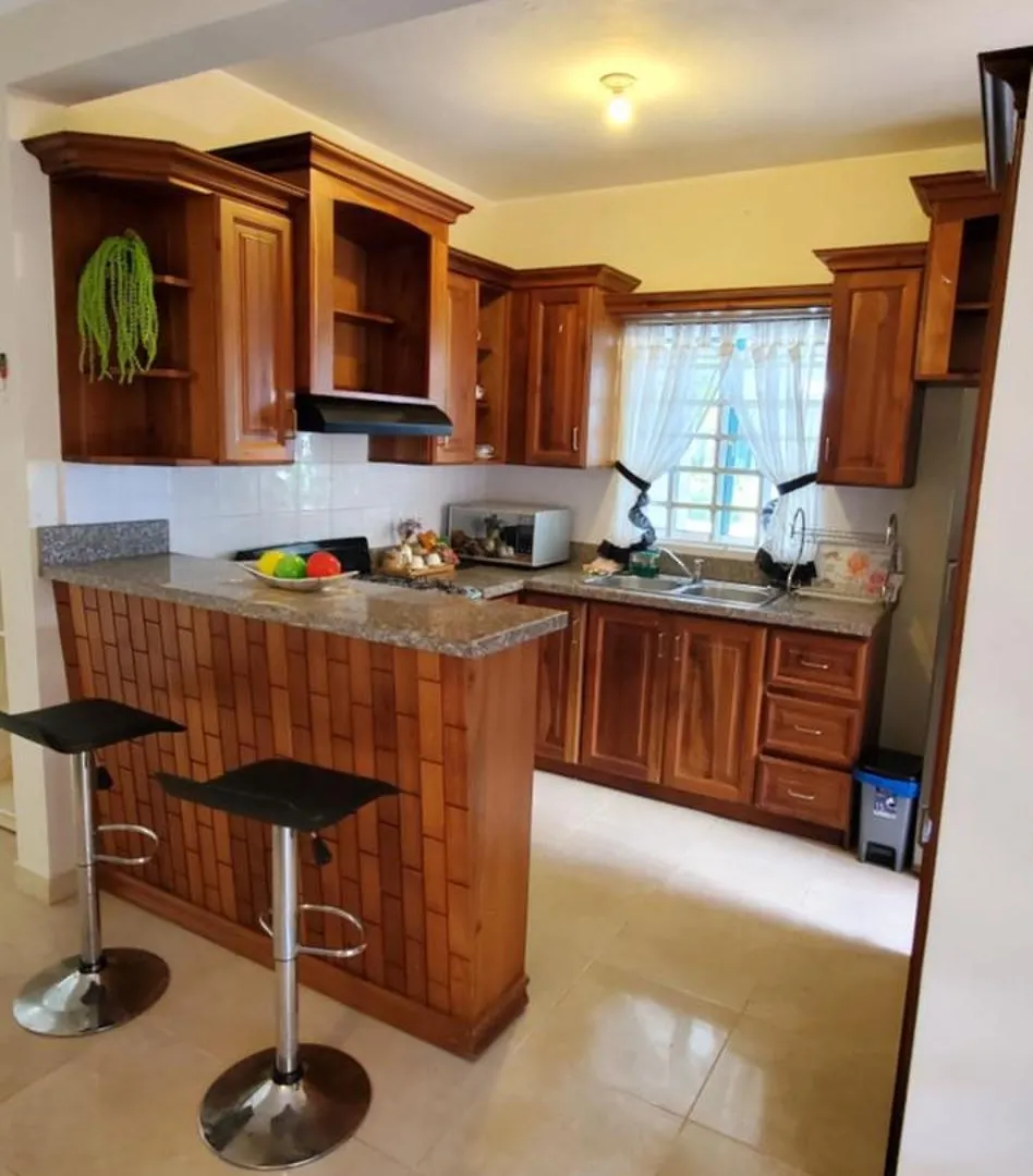 伊圭Pine Tree Entire House 2B Gated Com别墅 度假居